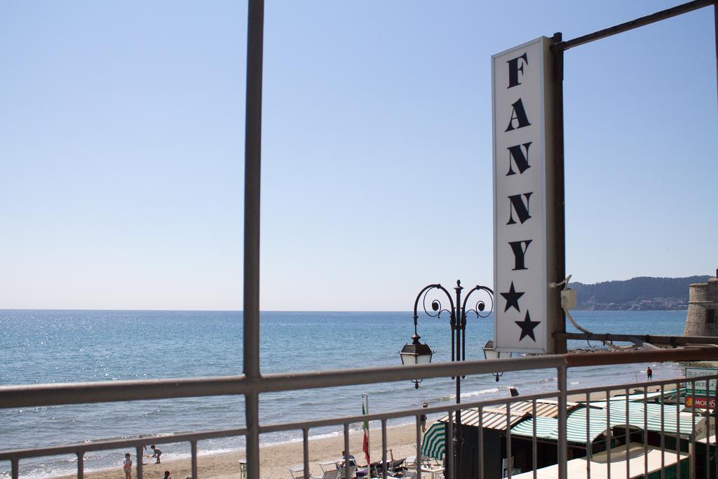 Albergo Fanny Alassio Buitenkant foto