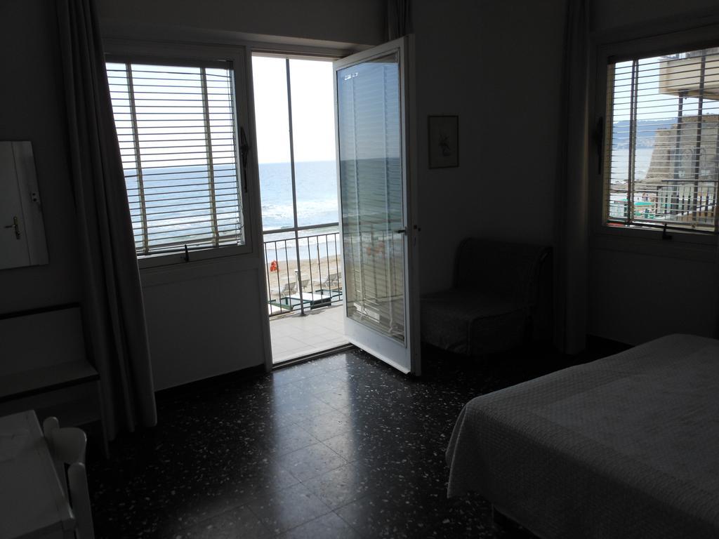 Albergo Fanny Alassio Buitenkant foto