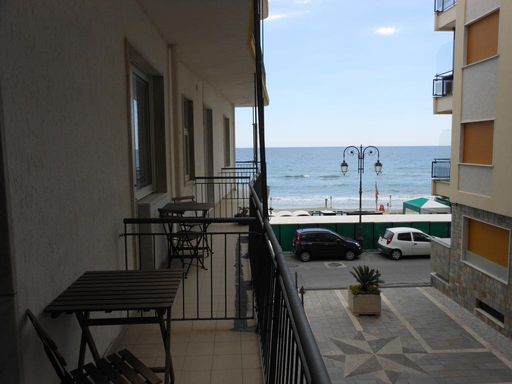 Albergo Fanny Alassio Buitenkant foto